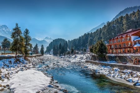 6 Nights 7 Days Kashmir Group Tour Packages At low Prices